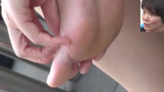 Teenfuns Itching Feet - She Did Not Stop Scraching This Stinky Foot RealLifeCam