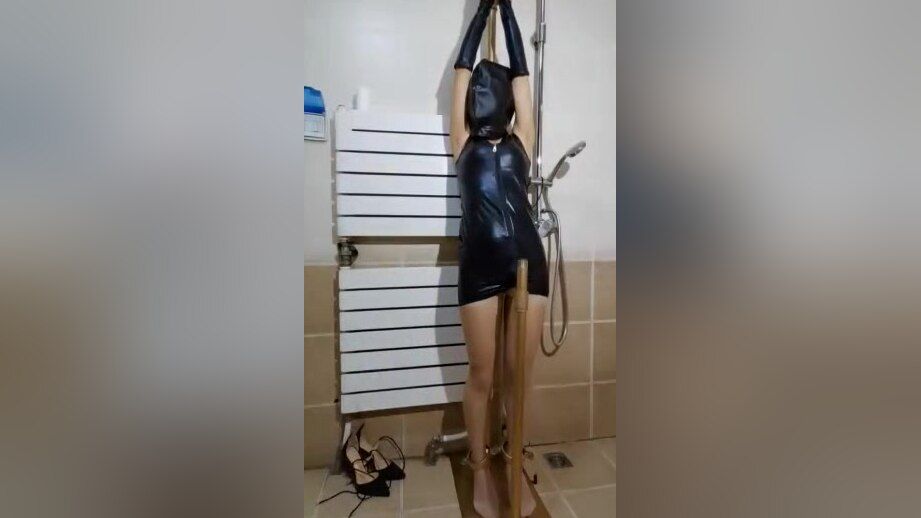 Pornstars Asian Women Tied In Shower With Latex Bwc