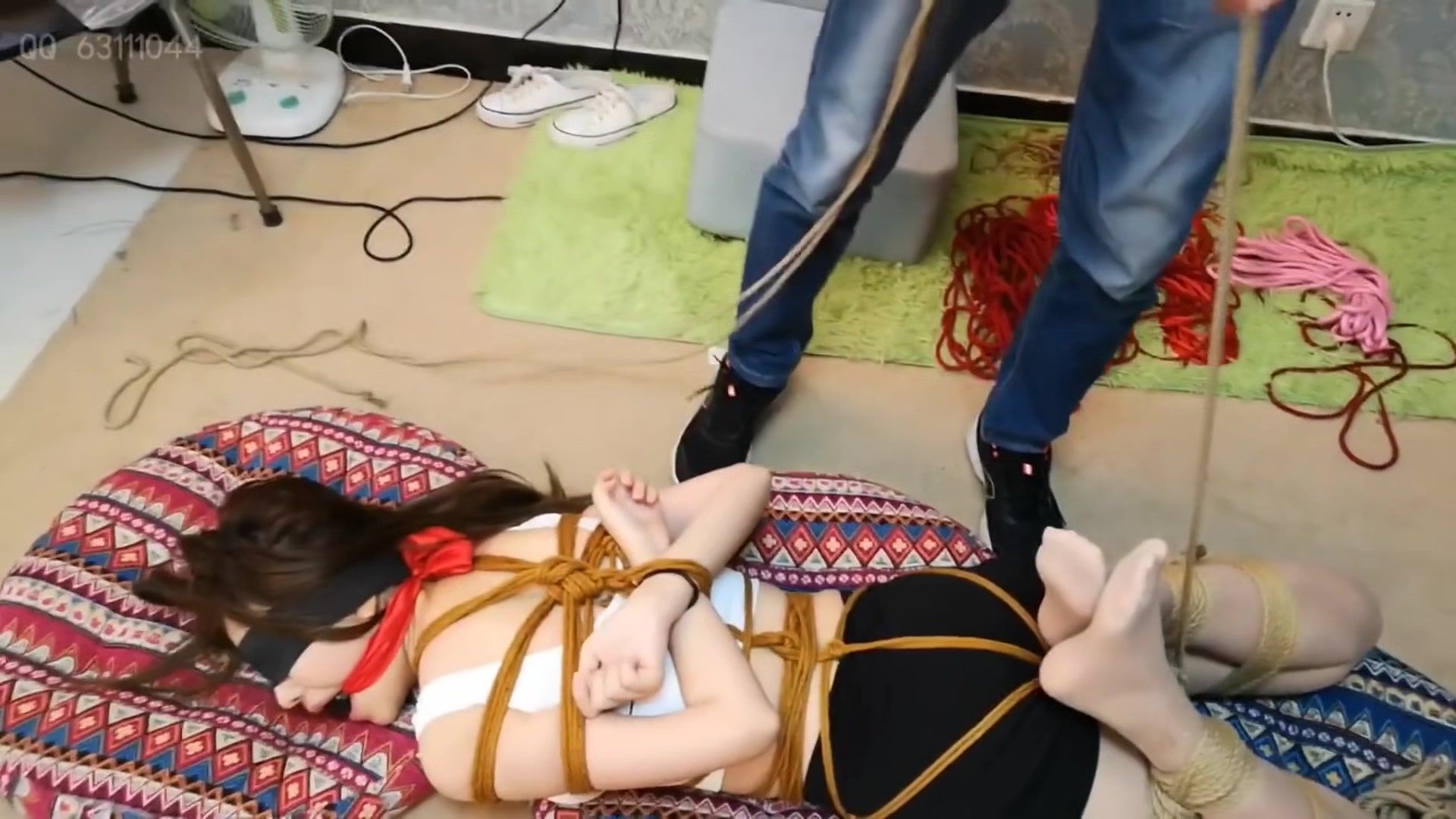 Porndig Chinese Bondage Footjob slave