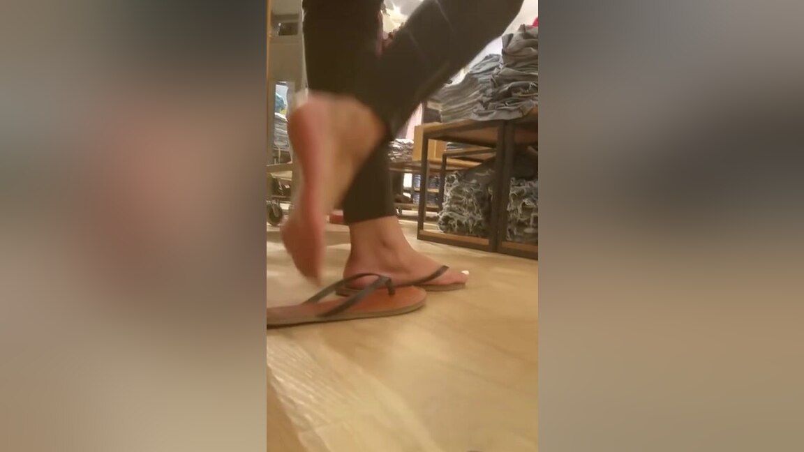 Stepson Hot Female Worker In Flip-flops Gets Filmed At The Clothing Store Super