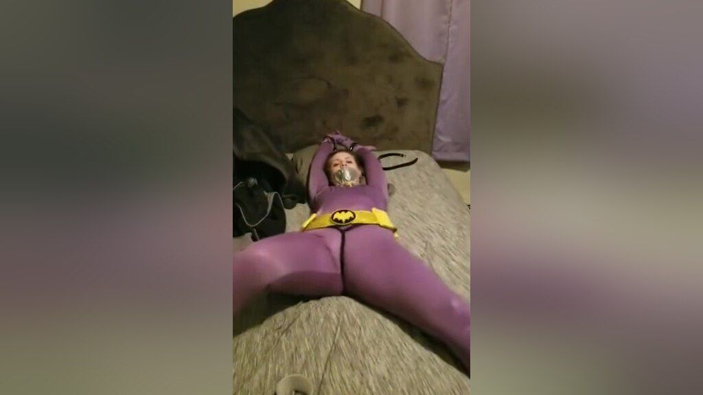Morrita Gf Batgirl Spreadeagle Ass Fucked - 1