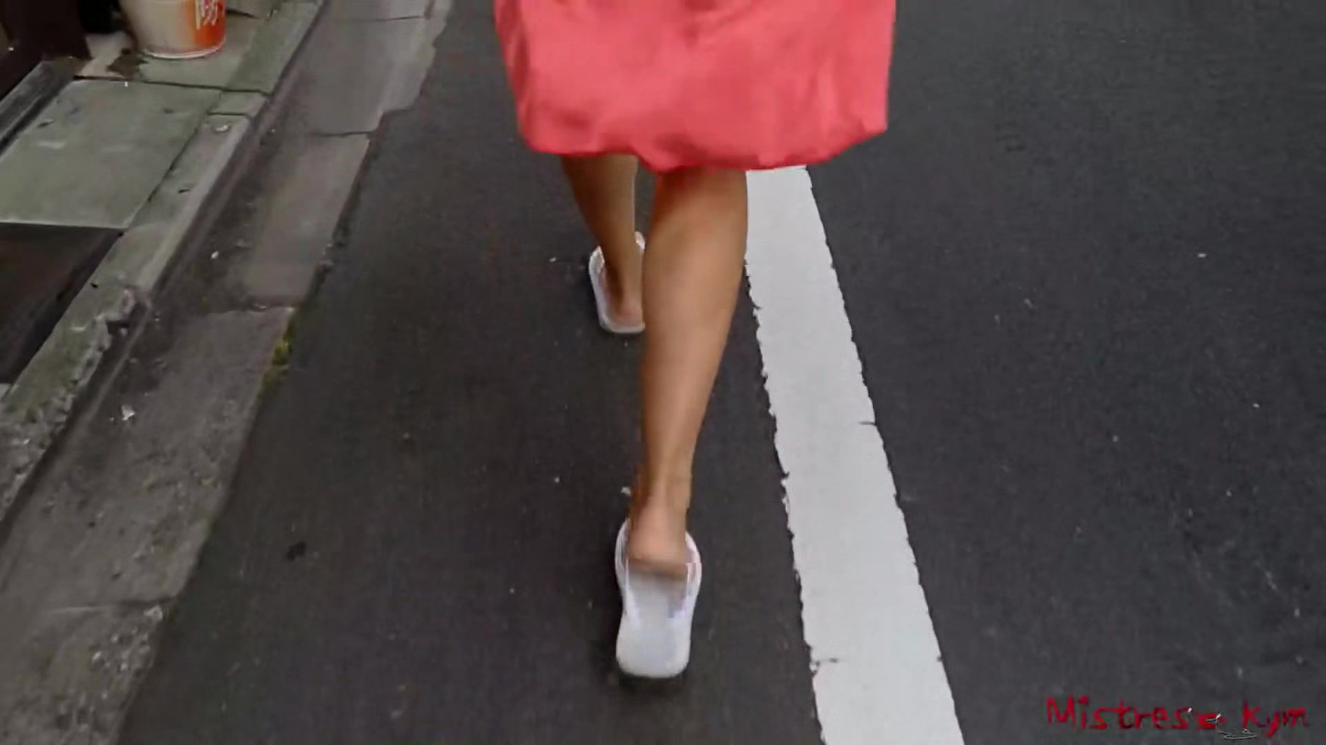 XCafe Foot Fetish Goddess Walking In The City Tranny