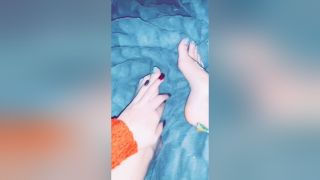 Erito Blonde Doll Spreading Cream All Over Her Sexy Amateur Teenage Feet And Toes Cums