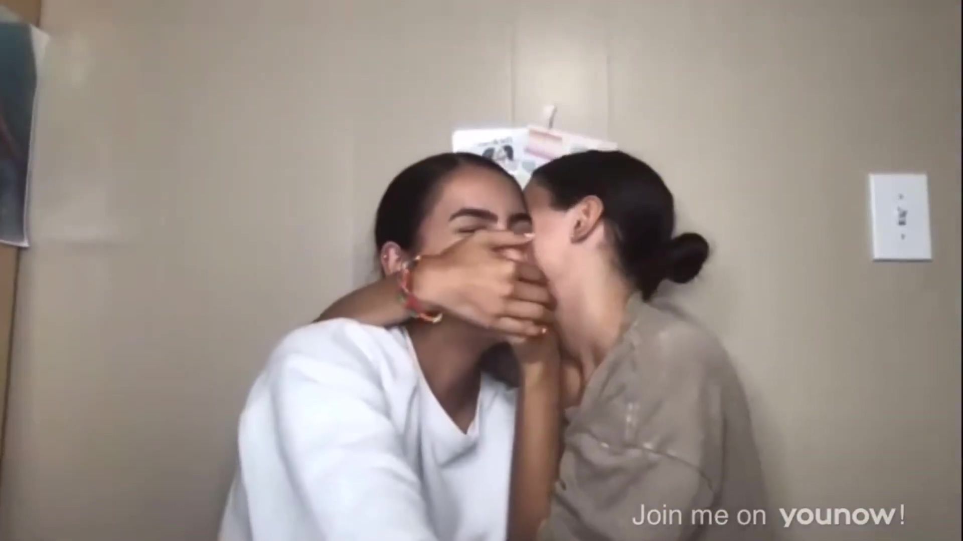 Chile Lesbian Couple Handgag Comp Hardfuck