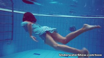 Yuvutu UnderwaterShow Video: Marusia Rica