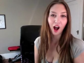 Trans Astounding chick dirty talks with her boyfriend online Teacher