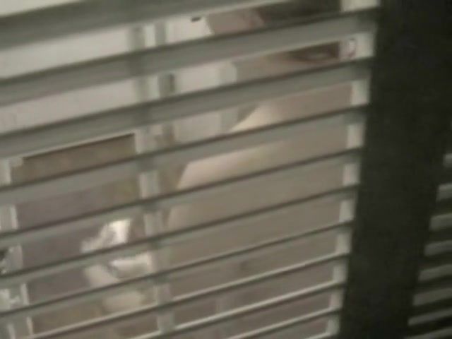 Culo Trying to voyeur nudity details through the window blinds Que