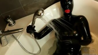 Assfuck Sexy Black Rubberdoll In Bath Blowjob