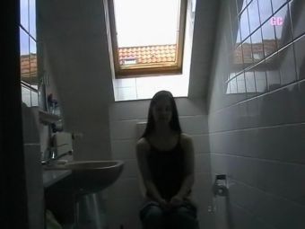 Free Amateur Youthful pair makes porn movie scene in the washroom Bribe
