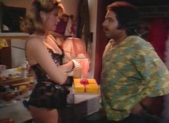 Public Fuck Megan Leigh accompagne Ron Jeremy dans Sexy Scalding (1989) This