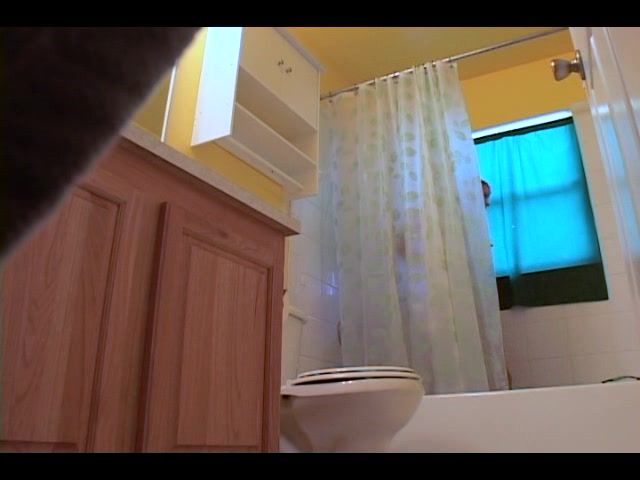 Pene Marie naked in the shower Urine - 2