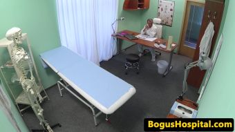 Chichona Euro sucks doctor in office after fucking Woman
